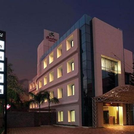 Hotel Zodiac Regency Коллам Экстерьер фото