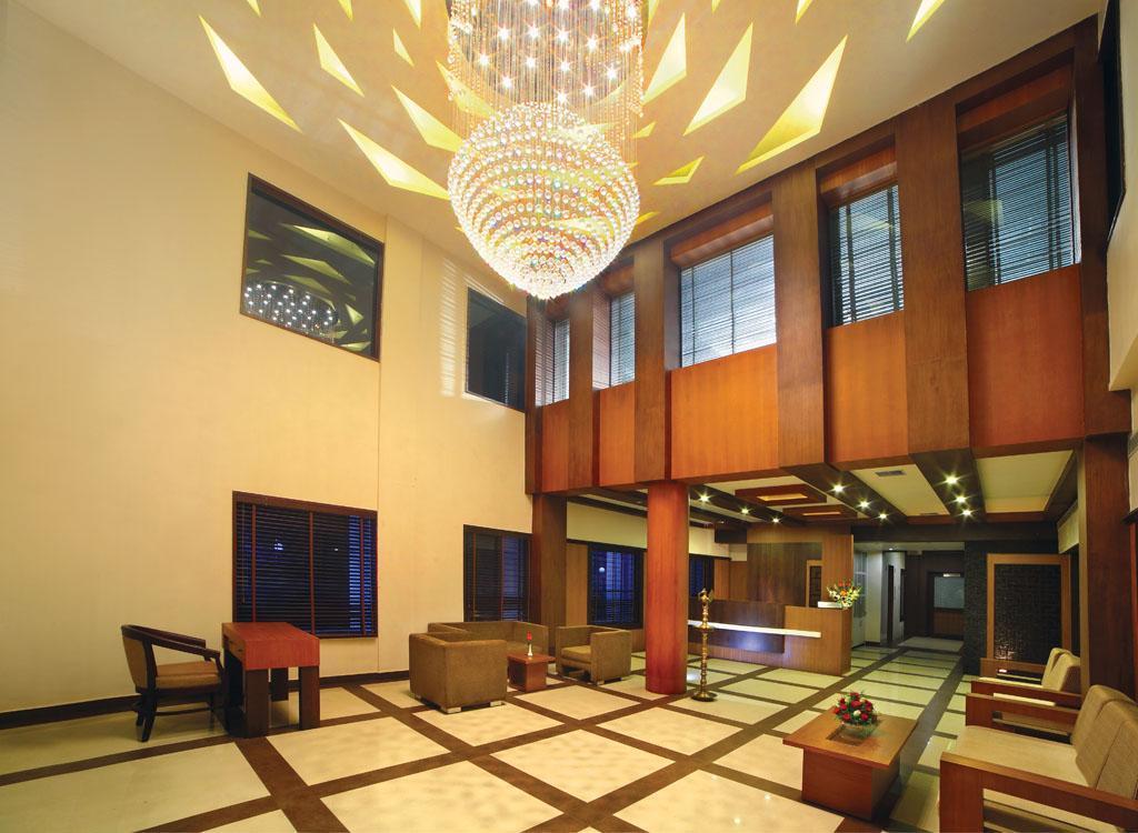 Hotel Zodiac Regency Коллам Экстерьер фото